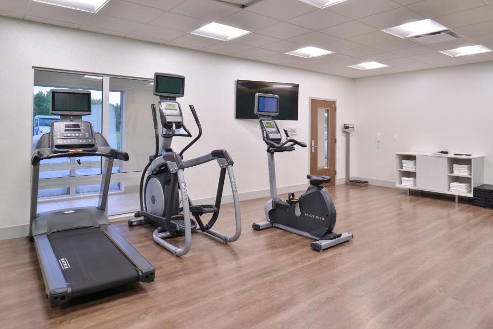 Holiday Inn Express & Suites Omaha Airport by IHG